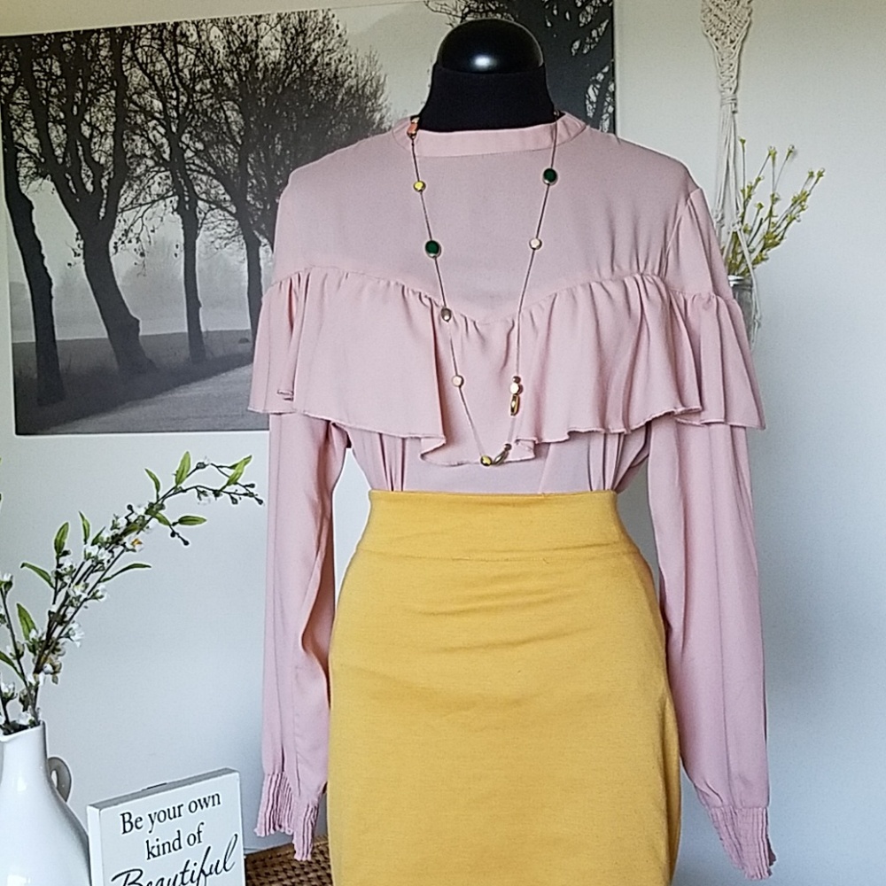 hippie laundry ruffle pink top.